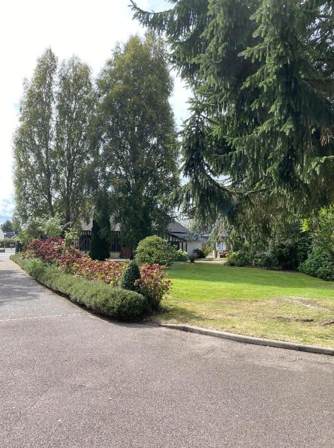 Logis Le Clos Deauville Gatien Hotel Saint-Gâtien-des-Bois
