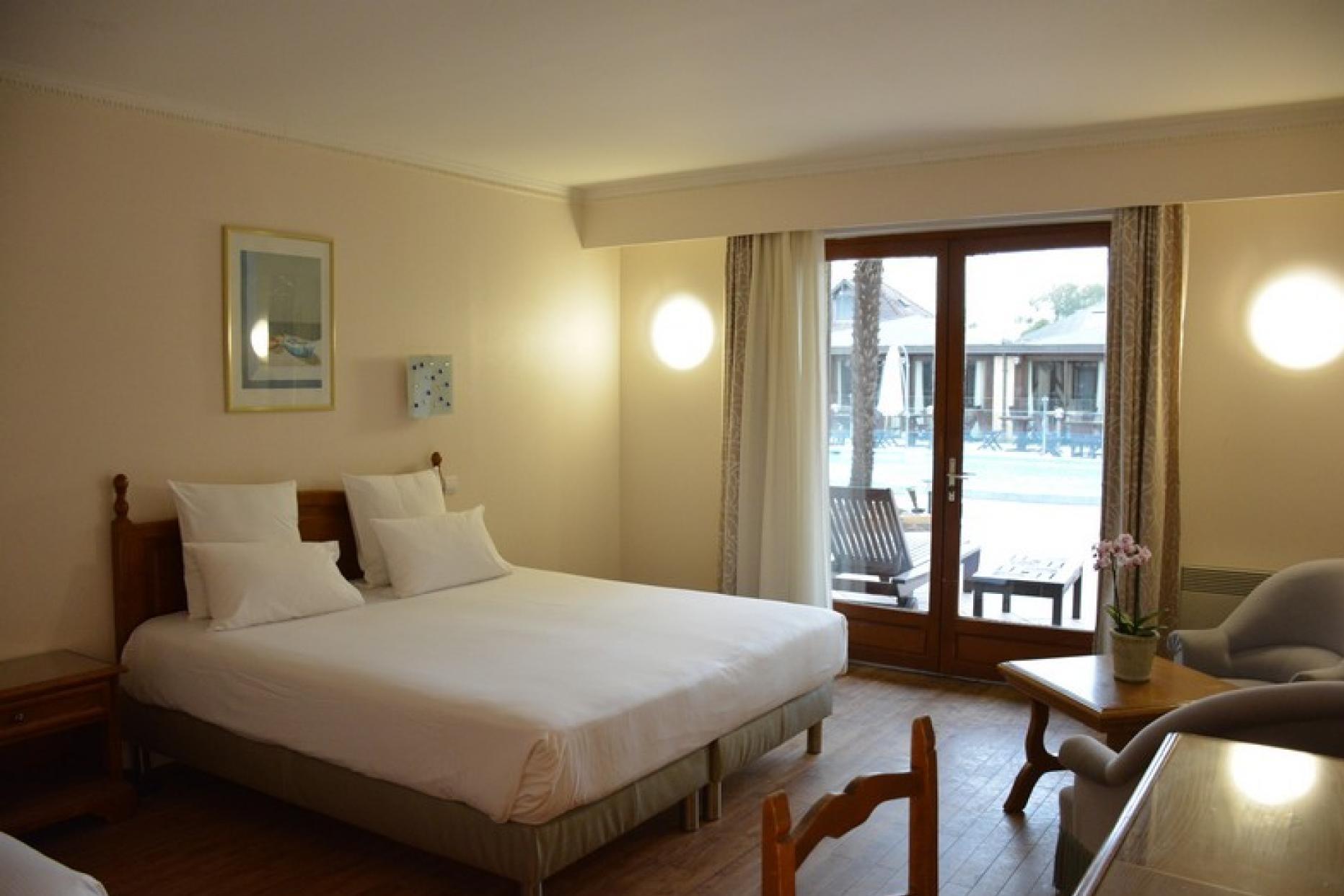 Logis Le Clos Deauville Gatien Hotel Saint-Gâtien-des-Bois