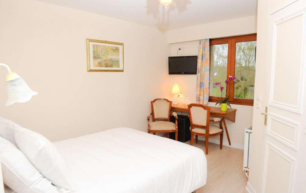 Logis Le Clos Deauville Gatien Hotel 3*